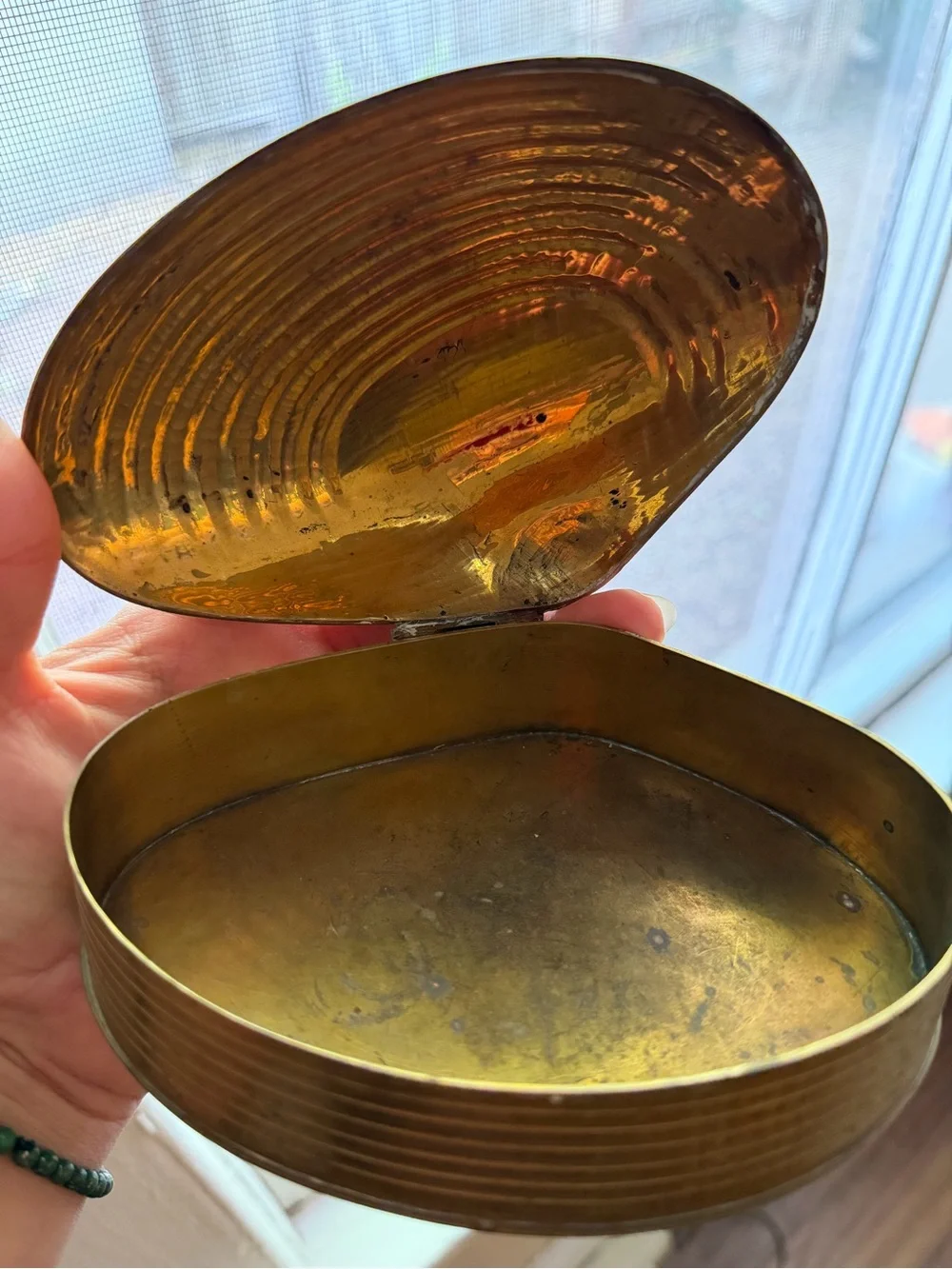 Vintage Brass-Decorative Clam Lidded Trinket Box - Gold Finish